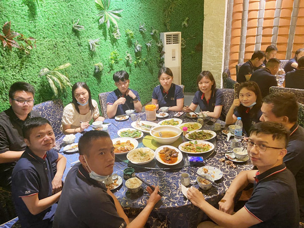 1594610346691520.jpg 合影4.jpg